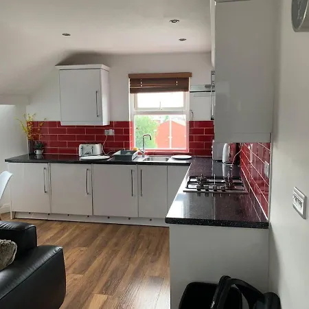 Modern Close To City Centre With Parking 公寓